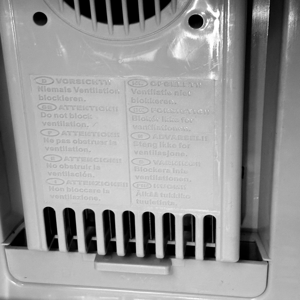 Rare Veuve Clicquot 4 Bottle Countertop Mini Frifge (& Warmer) - Picture 8 of 11